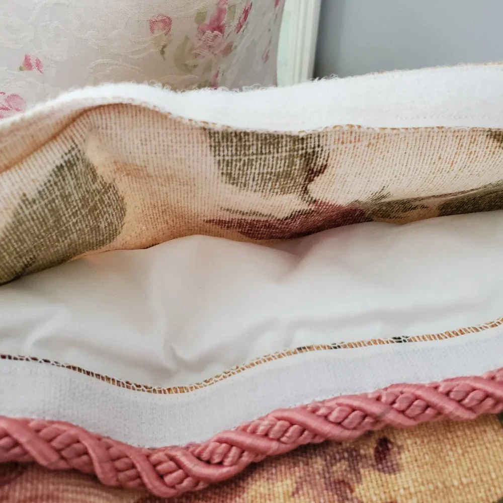 Decorative pillows - Picture 5 of 5